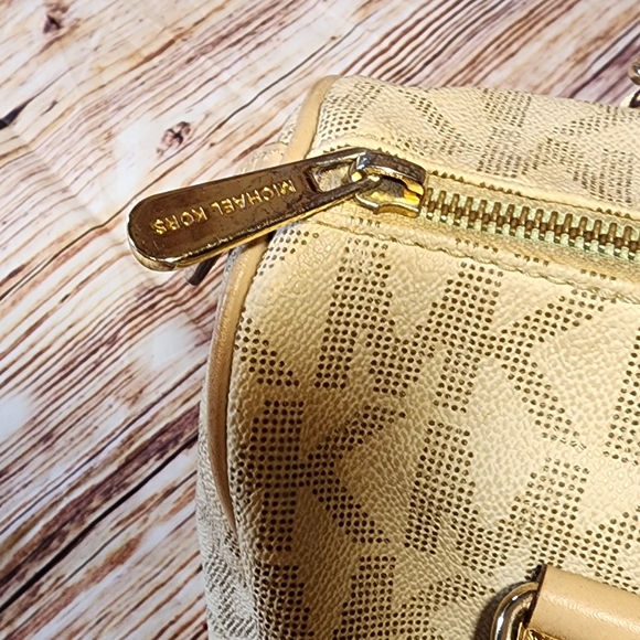 Michael Kors bag - Picture 4 of 9